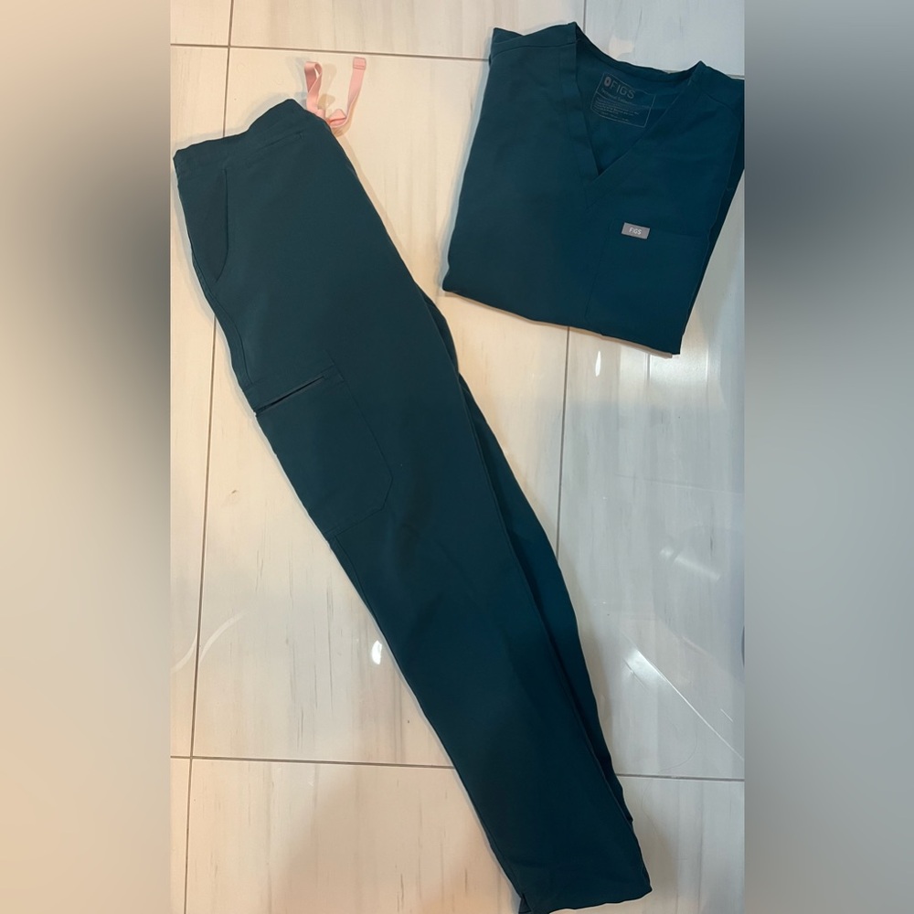 Figs Caribbean Blue Scrubs Set